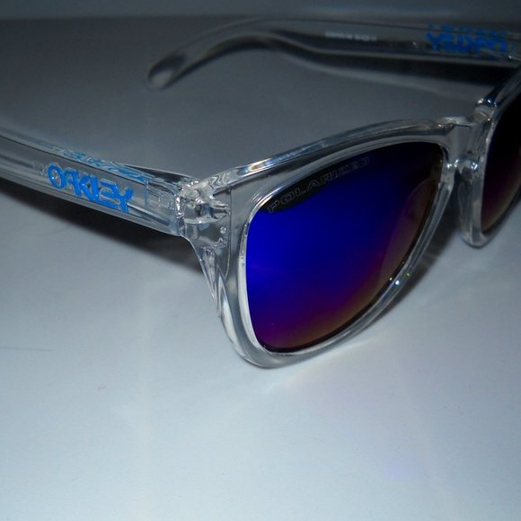 Oakley Accessories - 😎Women's Oakley Polarized Sunglasses Like New😎